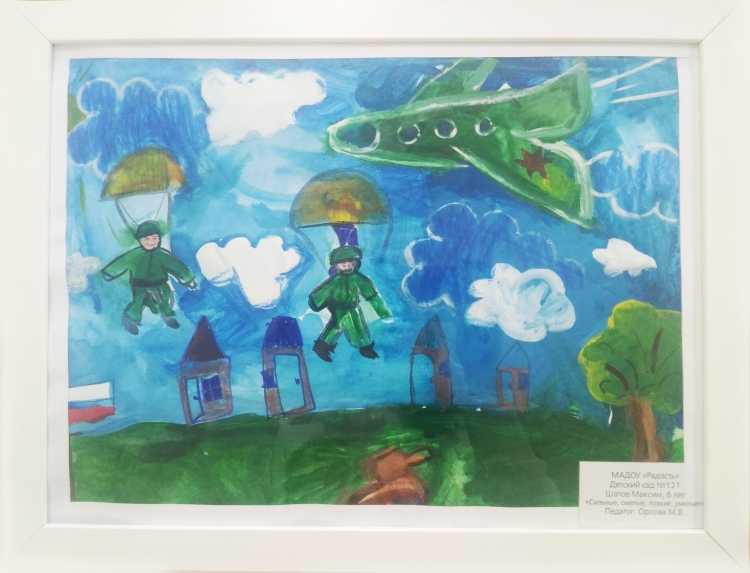 Выставка рисунков защитники Отечества