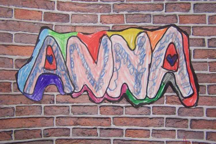 Граффити карандашом на стене