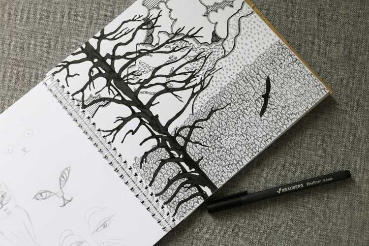 Зарисовки гелевой ручкой в блокноте