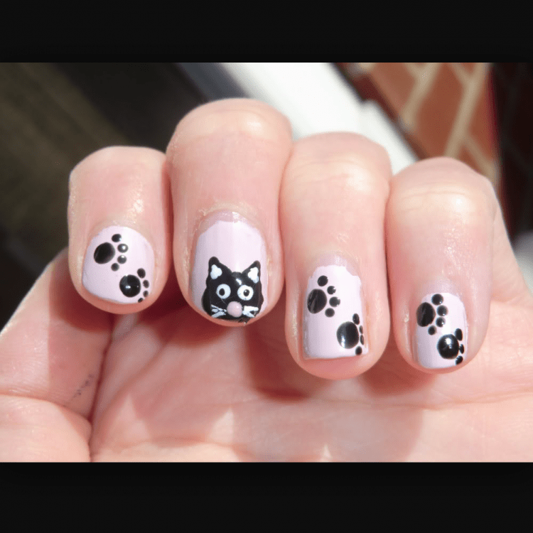 Детский маникюр с котиками