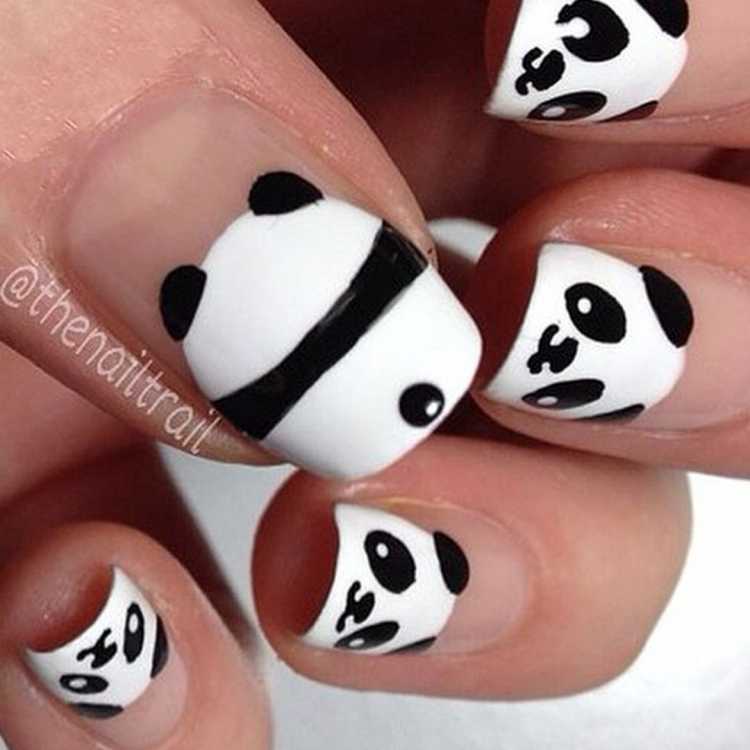 Красивые накрашенные ногти с пандой