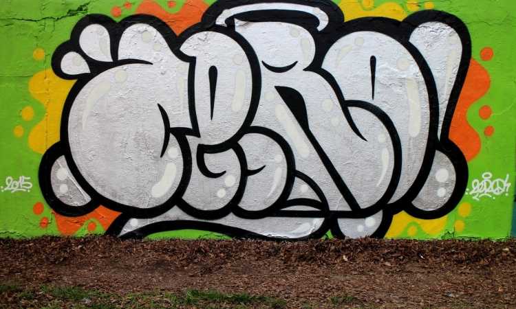 Граффити на бумаге маркером