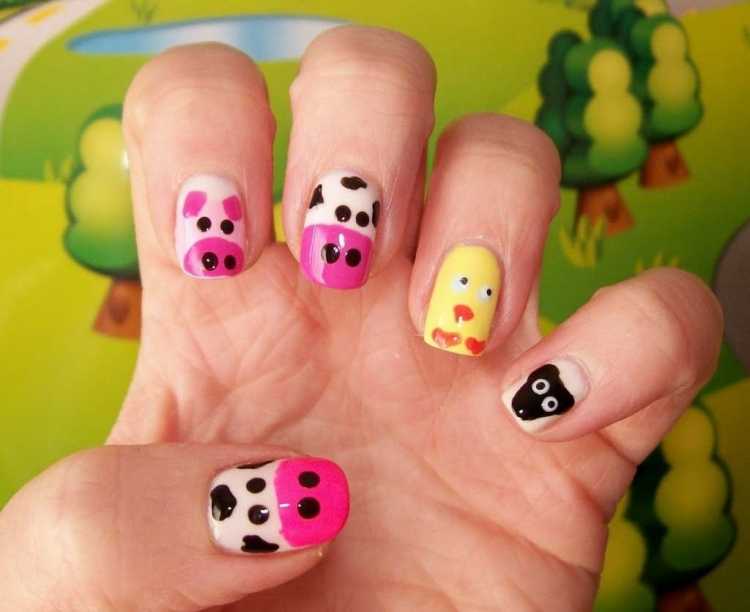 Легкий детский маникюр в виде коровы