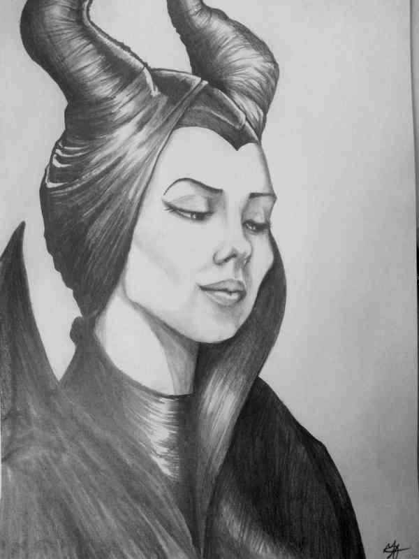 Срисовать Малефисенту