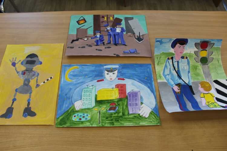 Рисунок ко Дню полиции