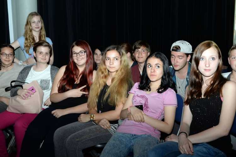 Шахматная фигура белый конь