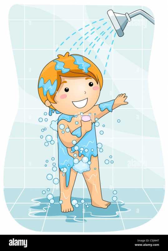 Мальчик под душем
