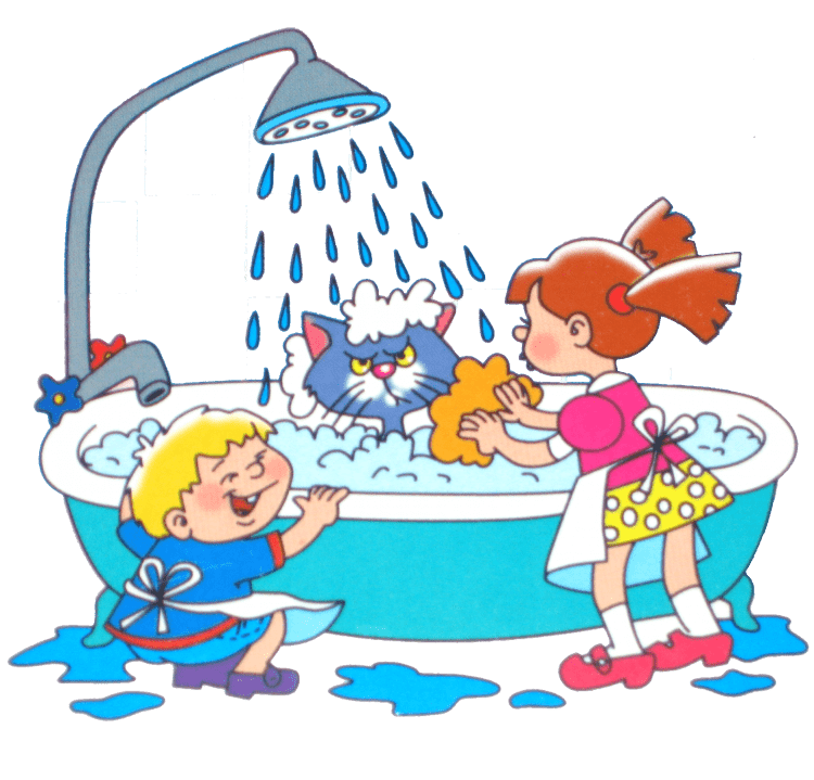 Ребенок умывается водой