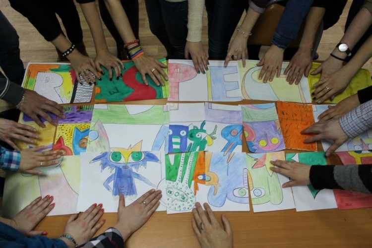 Волонтёр поделка