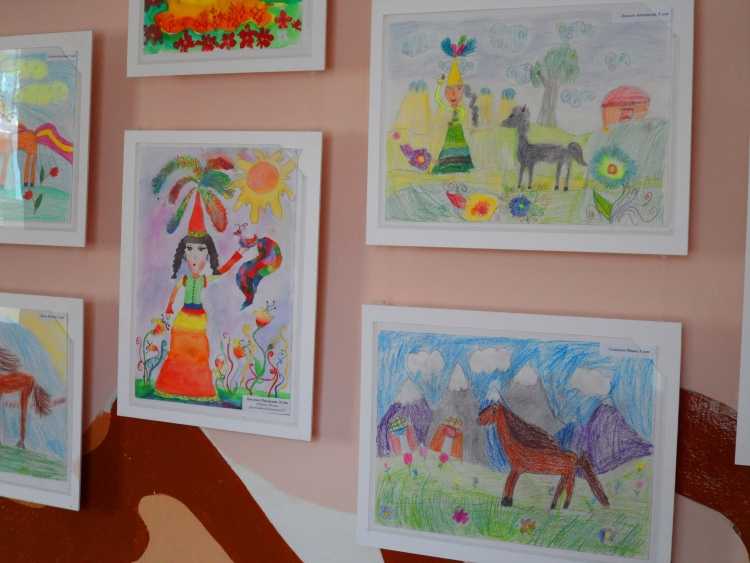 Конкурс рисунков Вернисаж