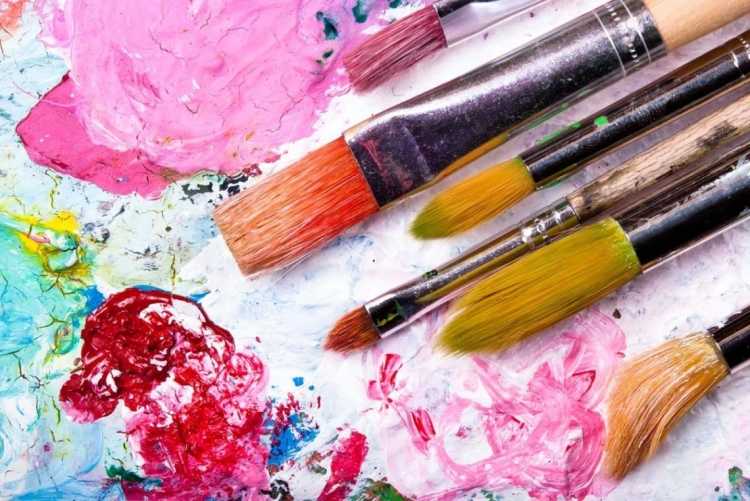 Кисти и краски