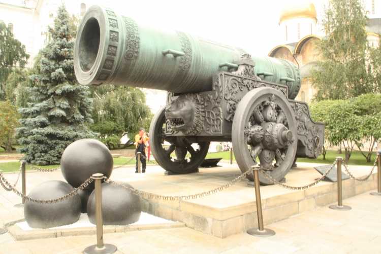 Царь пушка в Москве 16 век