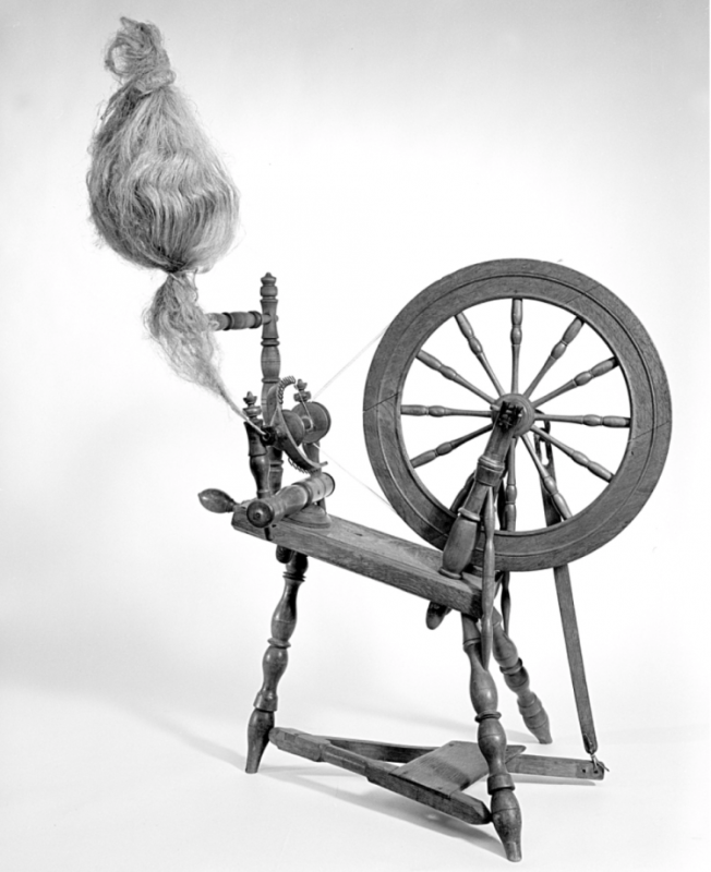 Прялка 19 века и Веретено