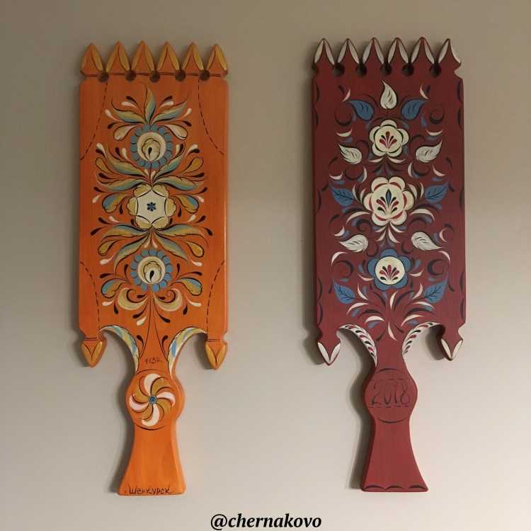 Шенкурская роспись прялки