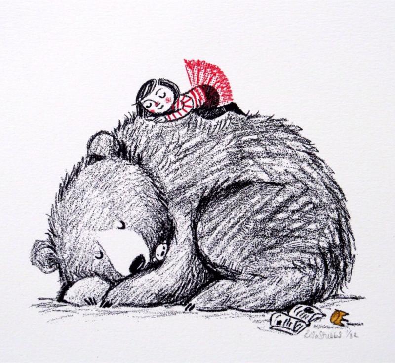 Медведь обнимает медвежонка