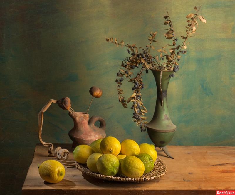 Натюрморт с лимоном