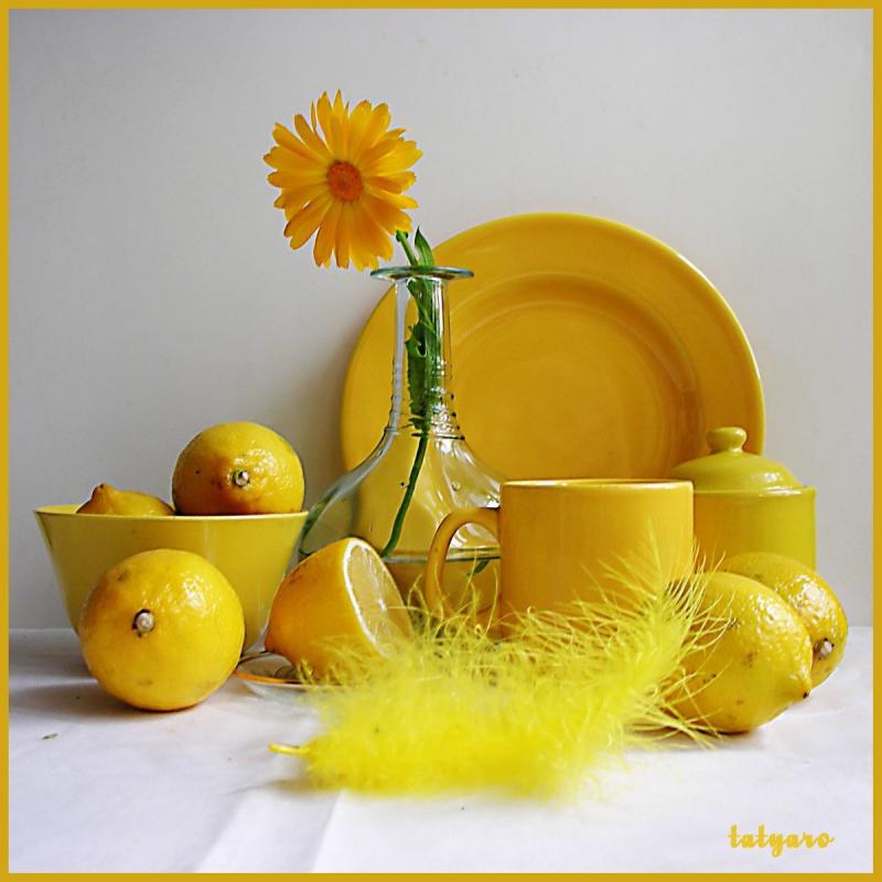 Натюрморт в желтых тонах