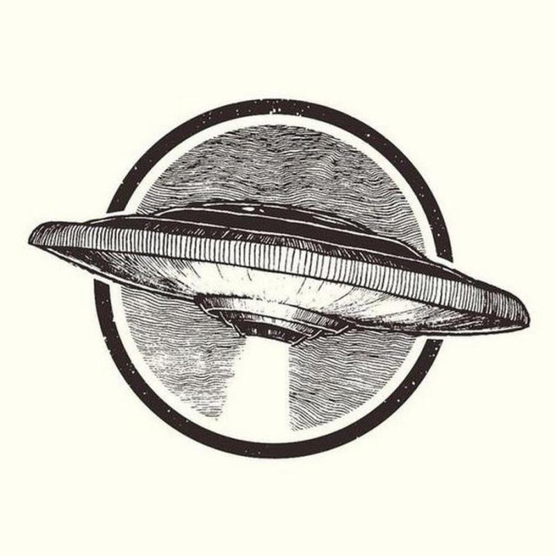 UFO рисунок на белом фоне