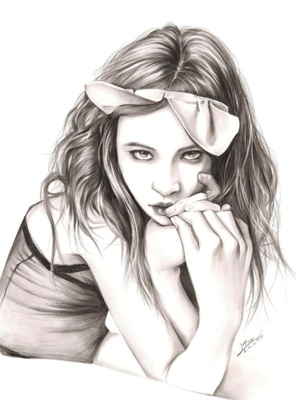 Картинки девушек карандашом