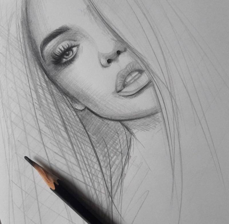 Девушка карандашом
