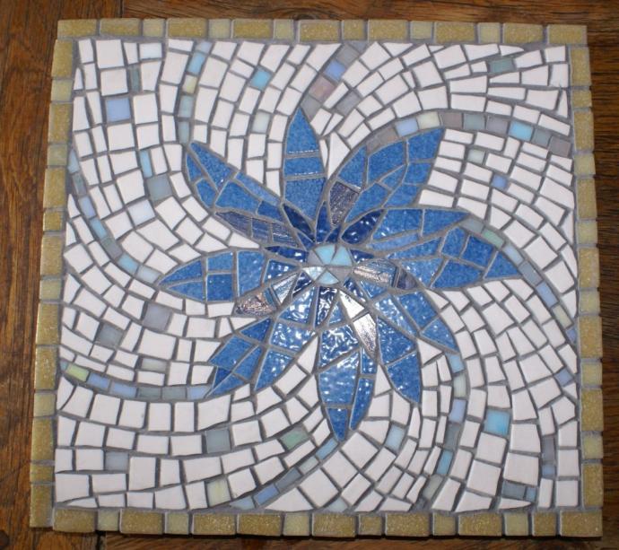 Панно из битой плитки