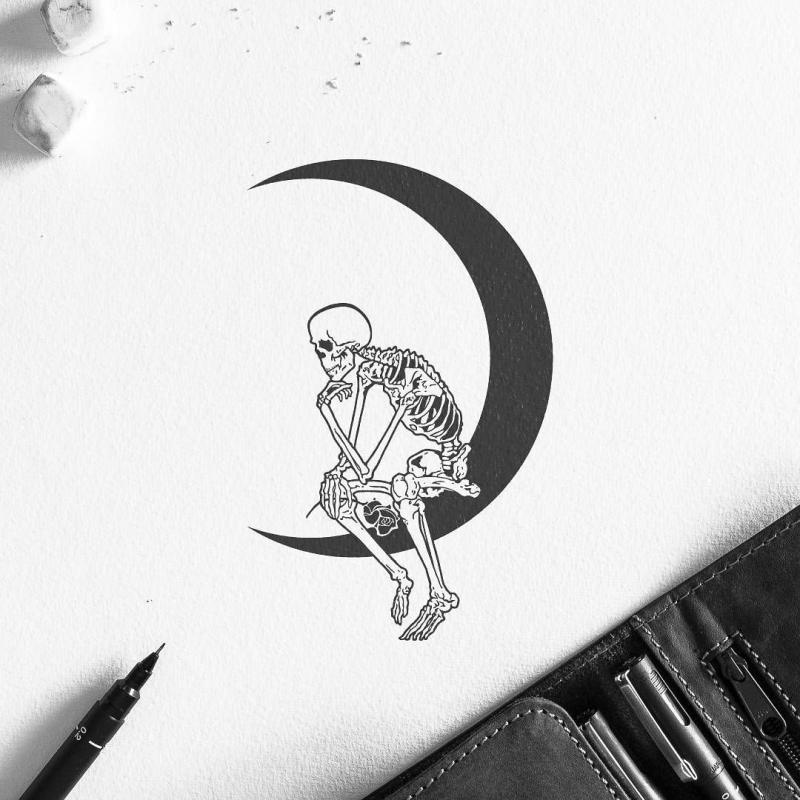 Надписи черной гелевой ручкой