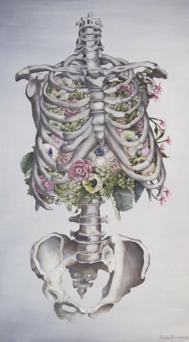Грудная клетка с цветами