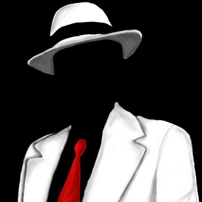 Человек в белой шляпе