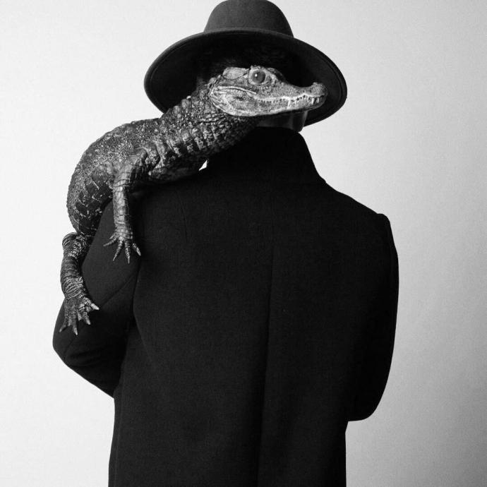 Человек в черной шляпе