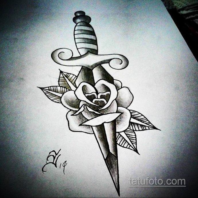 Тату роза с ножом