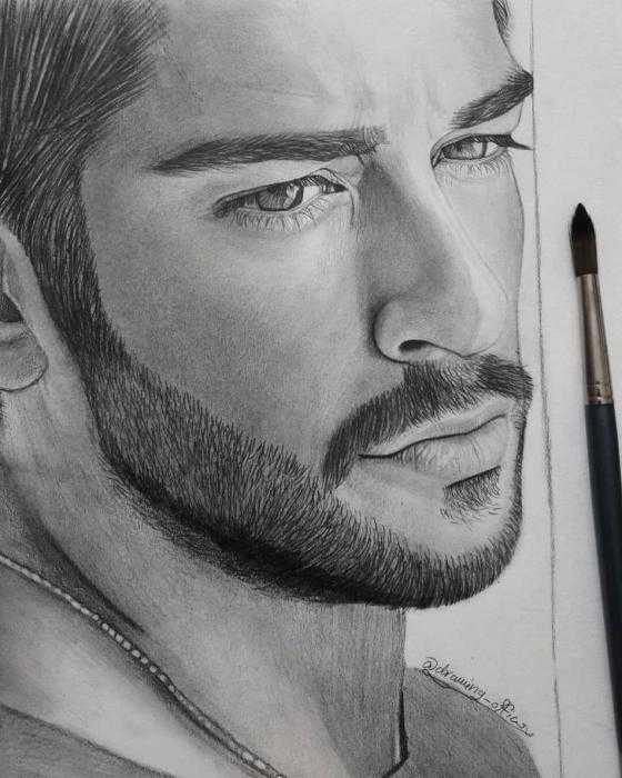 Бурак Озчивит портрет карандашом